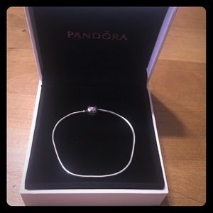 Brand new 7.1 Pandora essence bracelet!