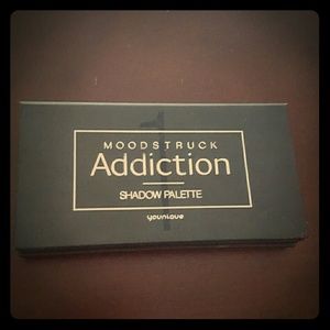 Moodstruck Addiction Shadow Palette 1
