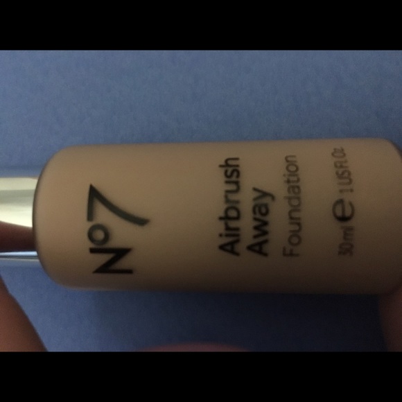 Boots No7 Airbrush Away Foundation