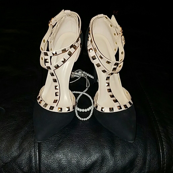 Black Sued cream Leather stilleto