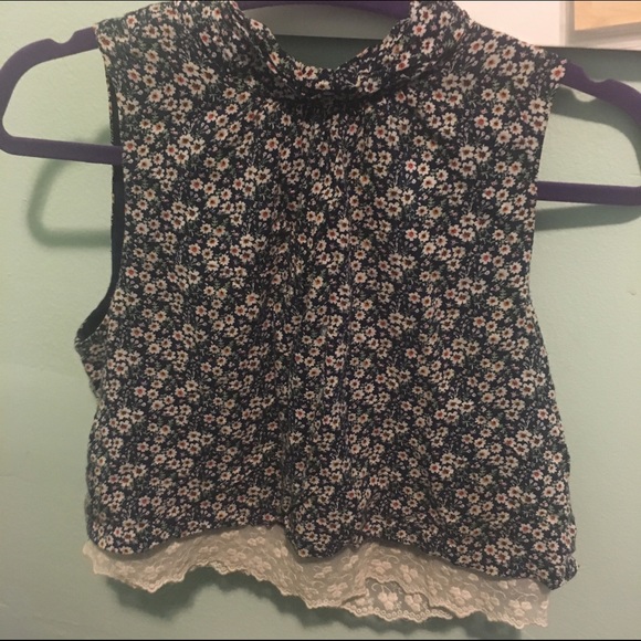 Forever 21 floral top BARELY Used