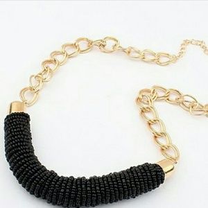 NWT BLACK BEADED FASHION NECKLACE