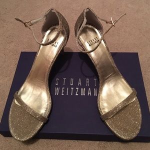 Beautiful wedding shoes with original packing .
