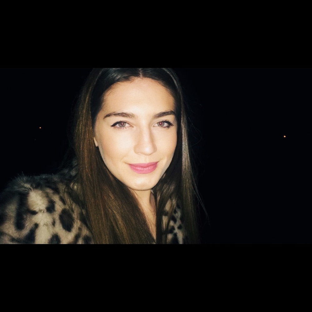 Meet your Posher, Caroline