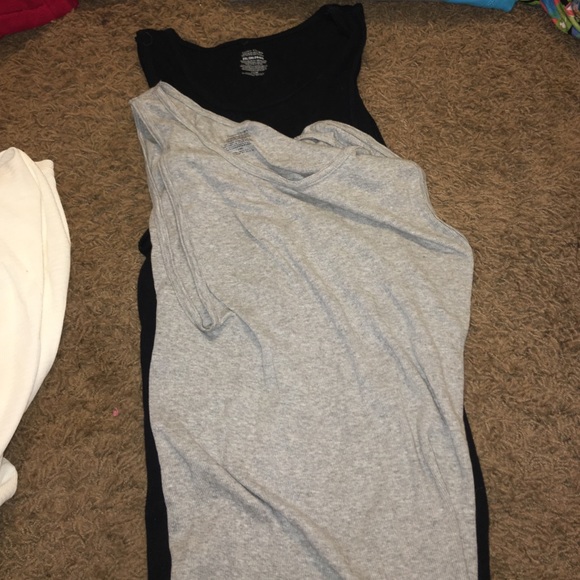 2 tank tops for working