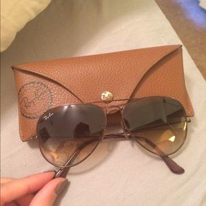 Bronze ray ban aviators!