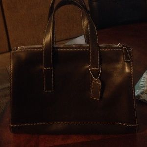 NWOT BROWN LEATHER COACH PURSE.