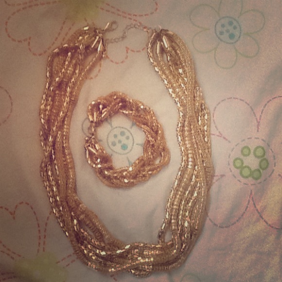 Gold Neckless & Matching Bracelet