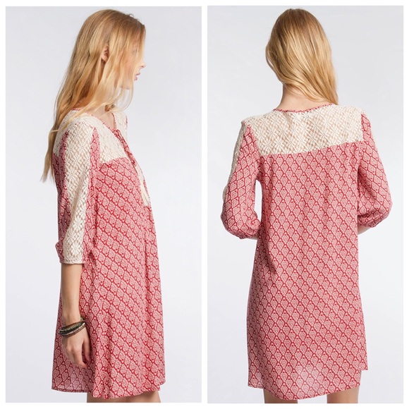 Lace contrasted shift dress - Picture 2 of 3