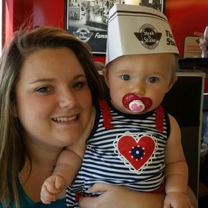 Meet your Posher, Kellie n