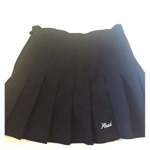 Vtg highwaisted uniform skirt in black- size small