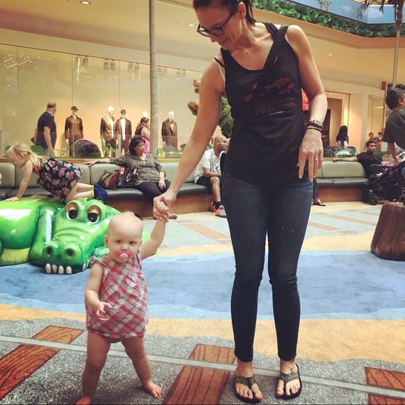 Meet your Posher, Kelly! - Picture 3 of 6