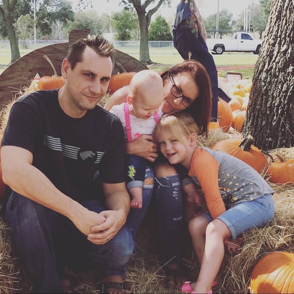 Meet your Posher, Kelly! - Picture 4 of 6