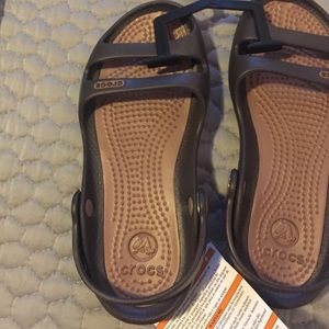 size 4 womens crocs