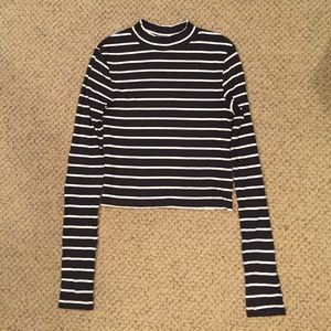 h and m mock neck crop top stripped size S