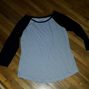 Black striped baseball tee