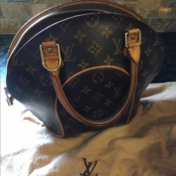 Louis Vuitton handbag authentic