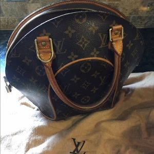 Louis Vuitton handbag authentic