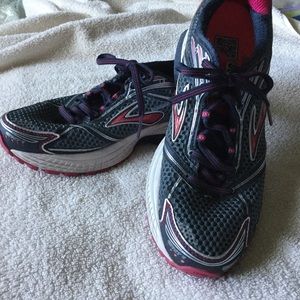 Brooks Ghost 6 shoes