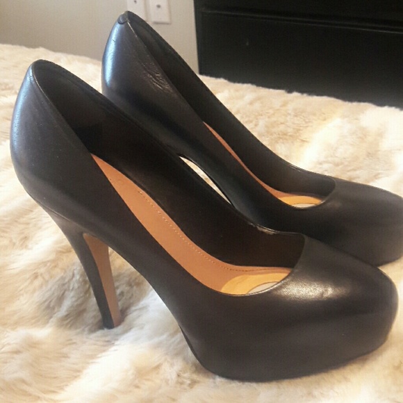 Vince camuto beautiful black platform heels