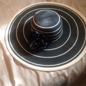 Nine West flower hat