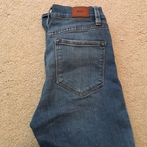 BDG medium wash high rise twig jeans