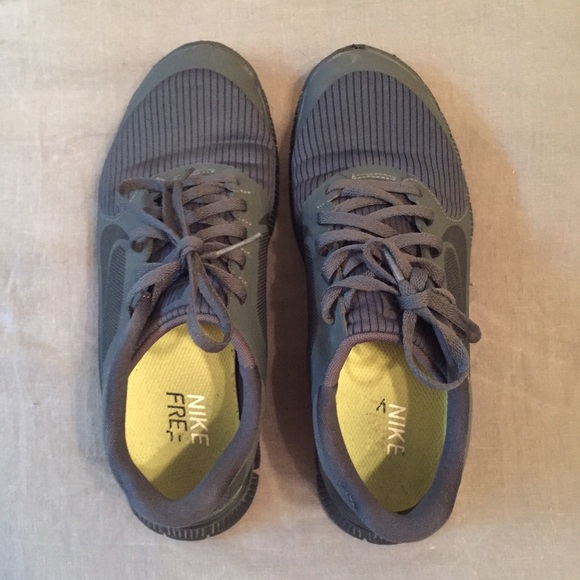 Nike Shoes - Nike Free 4.0