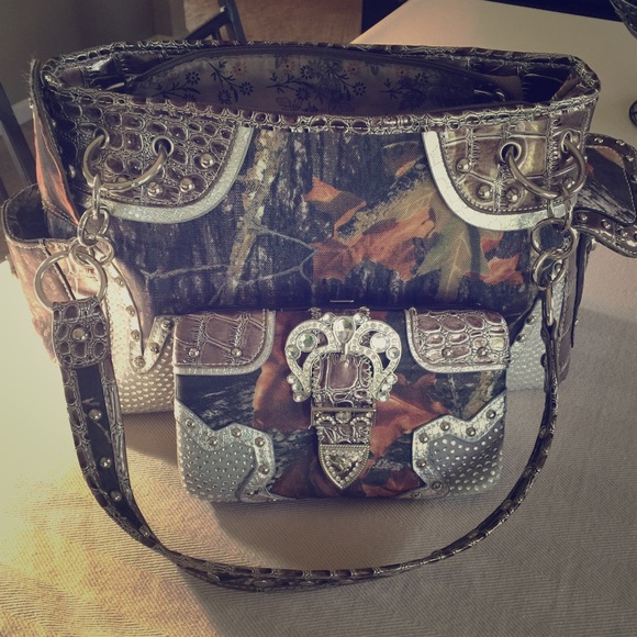 BUNDLE-‼️‼️Camo purse and wallet