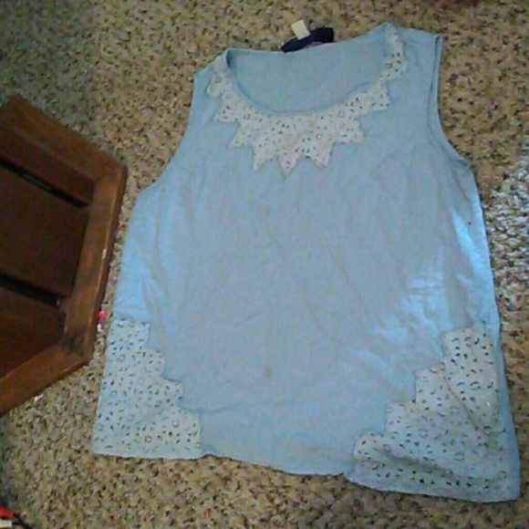 Francesca's ahirt - Picture 2 of 2