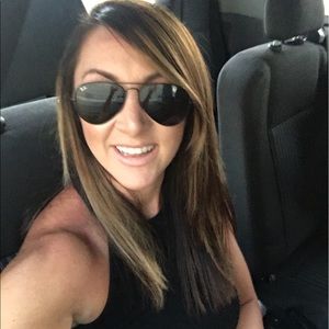 Meet your Posher, Lisa