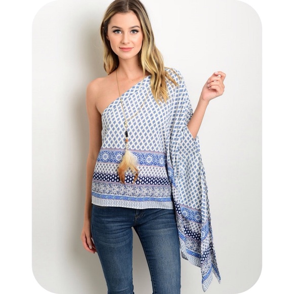 IVORY & BLUE BOHEMIAN PRINT ONE FLUTTER SLEEVE - Picture 2 of 3