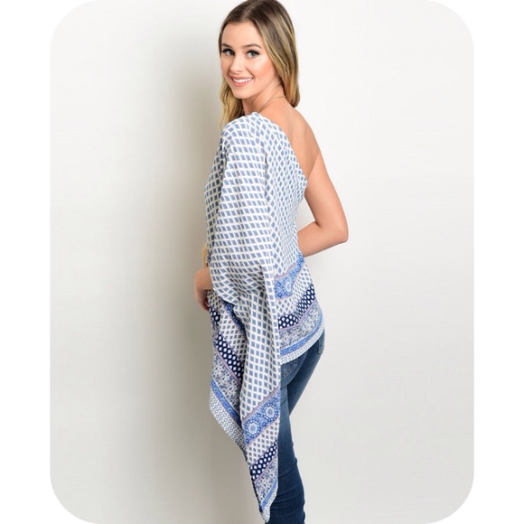 IVORY & BLUE BOHEMIAN PRINT ONE FLUTTER SLEEVE - Picture 3 of 3
