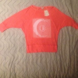NWT Lucky Lotus 3/4 sleeve graphic top
