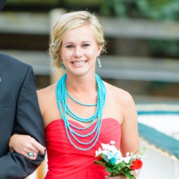 Meet your Posher, Amy - Picture 1 of 1