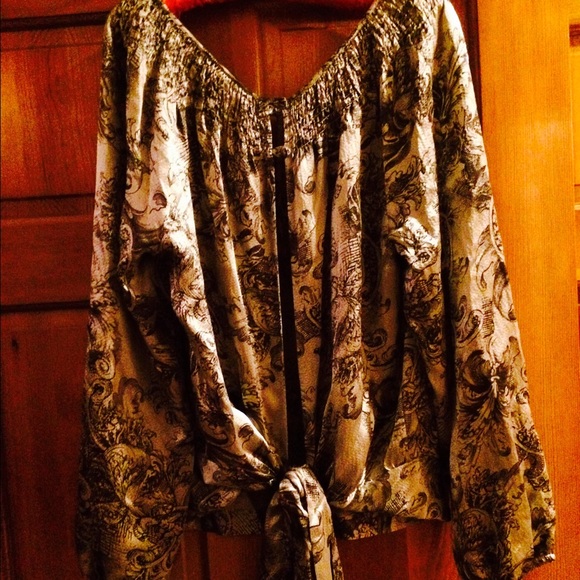 BCBGMAXAZRIA SILK TOP - Picture 2 of 2