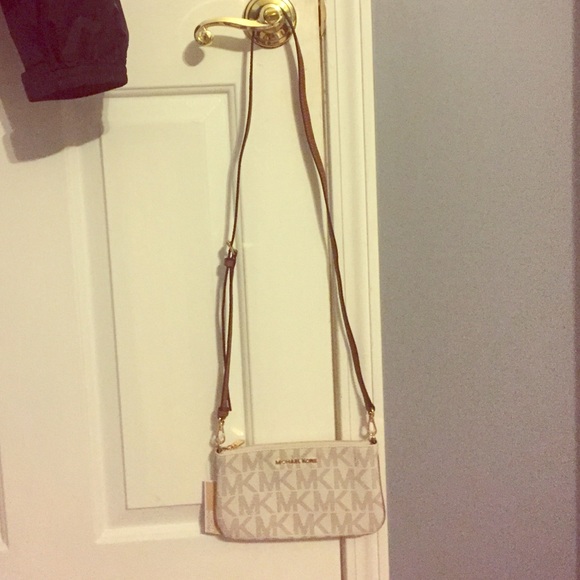 Michael Kors cross body purse