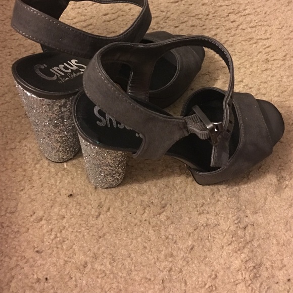 Platform shoes