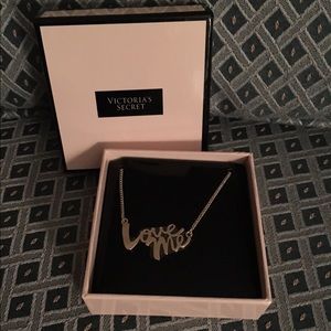 🎉HP🎉 Victoria's Secret Love Me Necklace