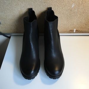 Chunky black Chelsea boots size 8