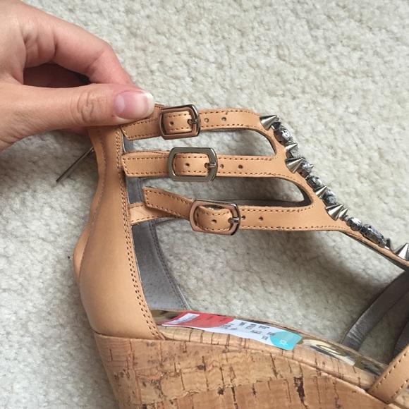 BRAND NEW SAM EDELMAN SANDALS!! - Picture 4 of 4