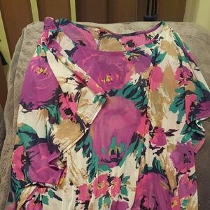 Springy floral tunic