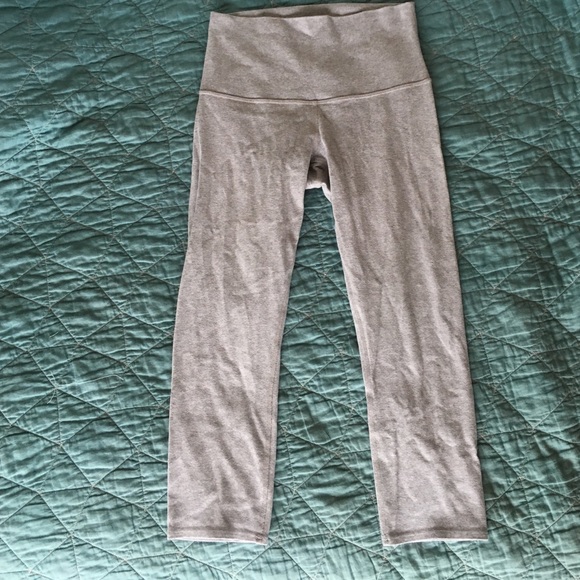 Grey Lululemon crop yoga pants size 4