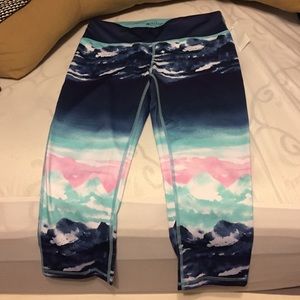 Brand new ideology cropped leggings