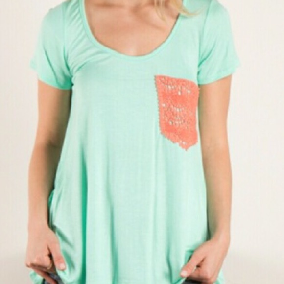 🆕🎉lowest🎉 Mint and coral tunic top - Picture 2 of 2