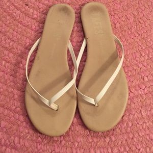 Tkees white flip flops size 8