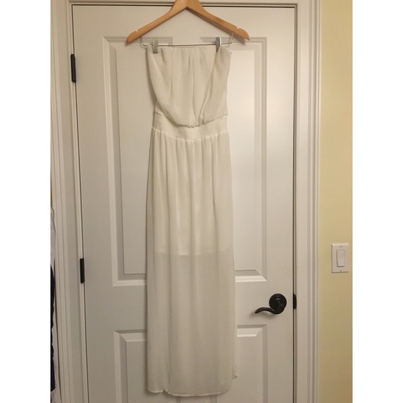 White maxi dress