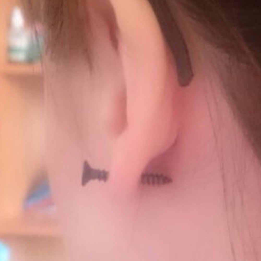 (M2) Black Screw Earrings - Picture 5 of 6