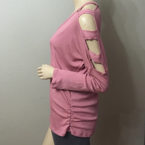 ❌SOLD❌Rose Color Open Sleeves Plus Size Top - Picture 3 of 4