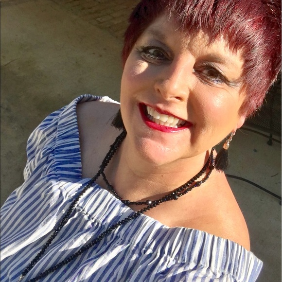 Meet your Posher, Ursula - Picture 6 of 6