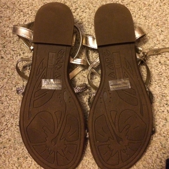 Sandals - Picture 3 of 4